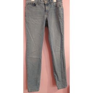 Light wash skinny jeans
